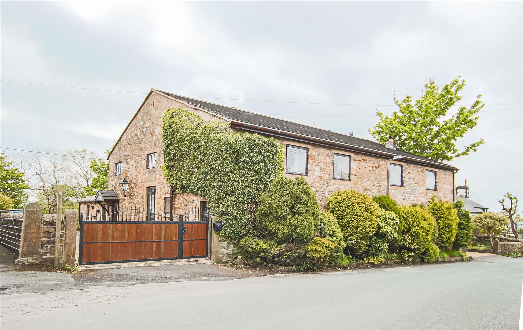 5 Bed Barn Conversion For Sale - Main Image